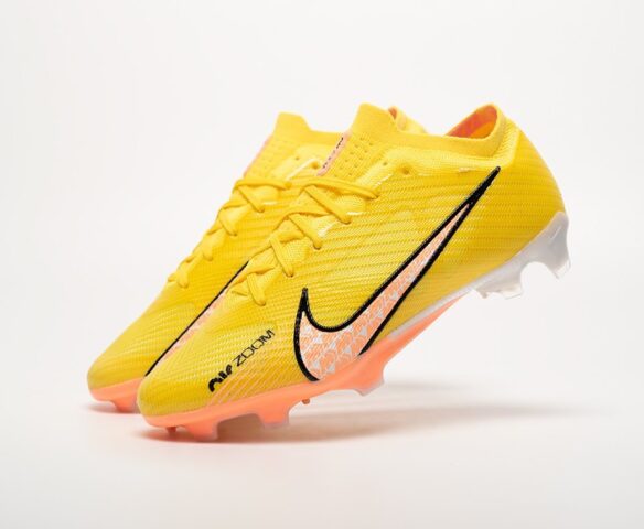 Футбольная обувь NIke Mercurial Vapor XV FG желтые